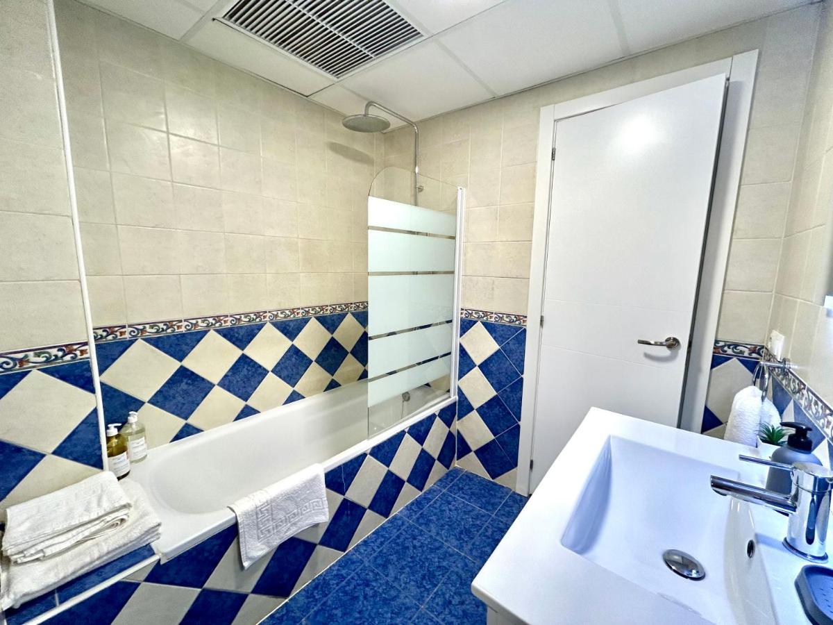 Apto. A 150 Metros De La Playa, Fuengirola Centro エクステリア 写真
